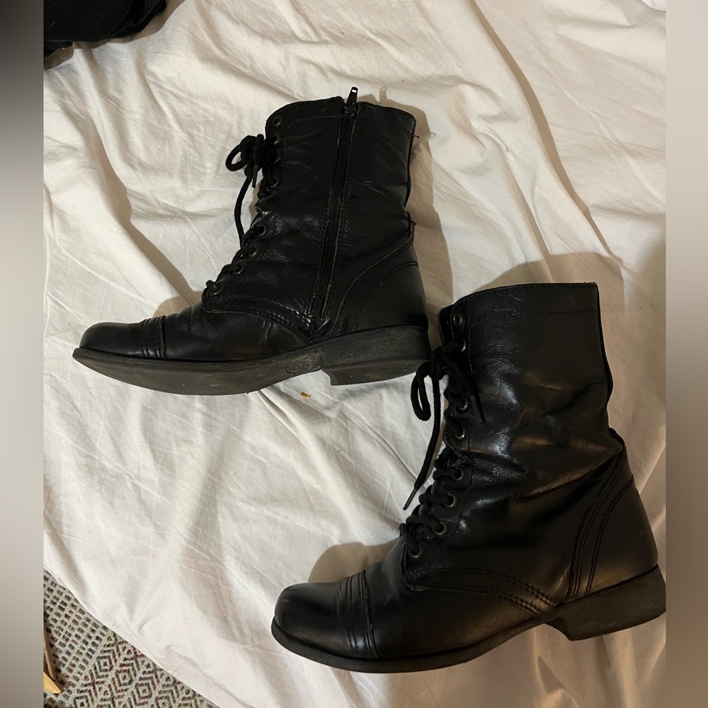 Black Steve Madden Troopa Combat Boot Size 7.5 - image 2